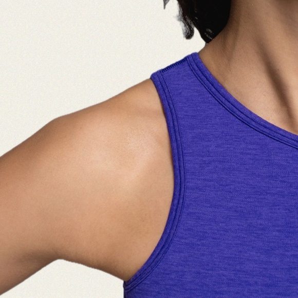 Lululemon Seamlessly Covered Tank - Picture 4 of 9